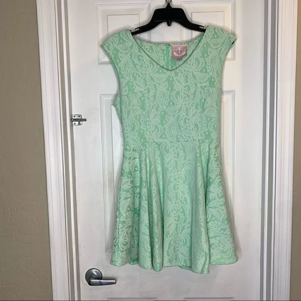 Anthropologie Romeo + Juliet Couture Mint Green Lace Skater Dress Size Medium